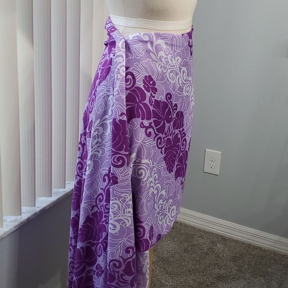 NWT, sarongs casual movements. Beautiful fabric and colors..purple. - Picture 4 of 8